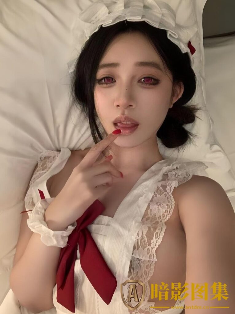 图片[1]-【微-密】鹅鹅-白色蕾丝情趣女仆装[16P7V-60MB]-暗影图集