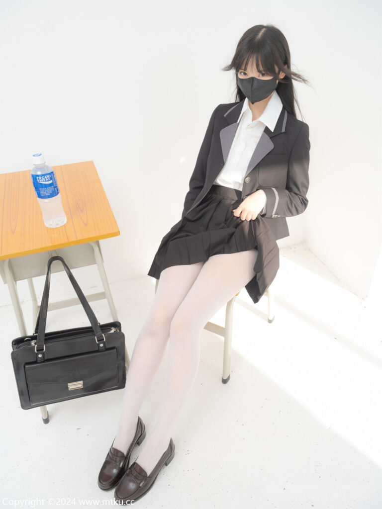 紧急企划 见希w 职员 OL制服白丝无内 [91P-520MB]-暗影图集