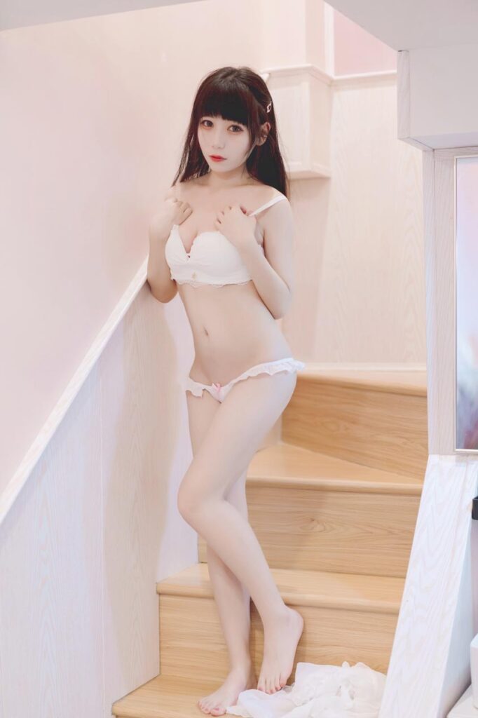 usejan蓝蓝 奶味软糖[40P-75MB]-暗影图集