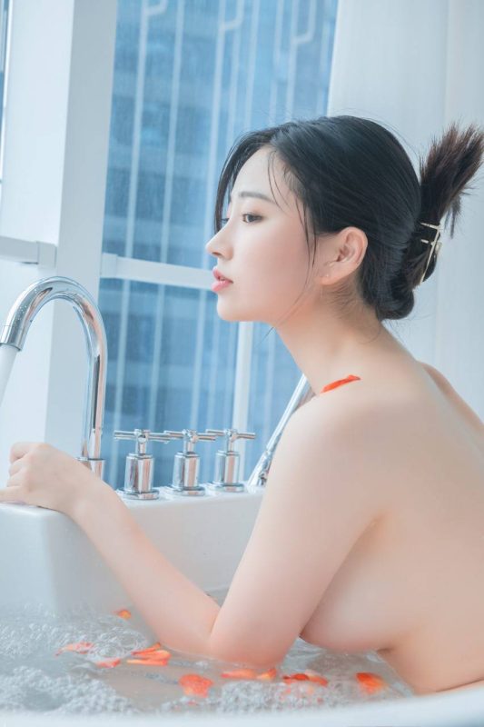 年年 – 爱心泡泡 [31P]-年年论坛-写真系列-暗影图集